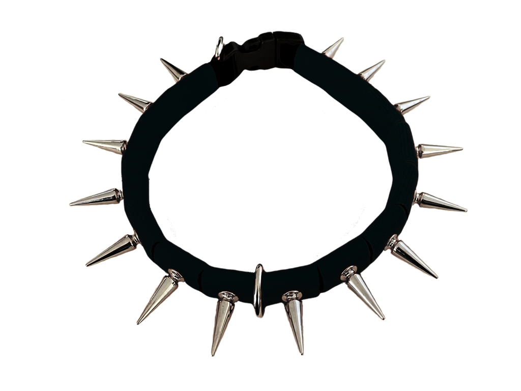 Spiked fabric coyote collar in black with silver studs and metal links