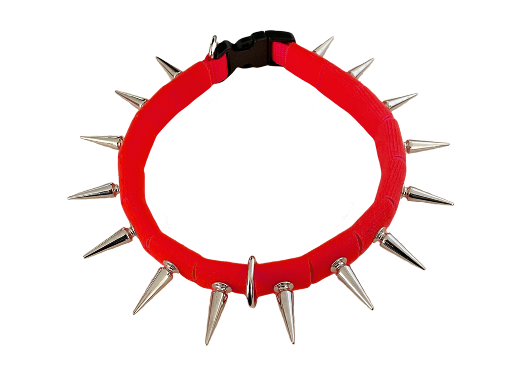 Spiked fabric coyote collar in red with silver studs and metal links