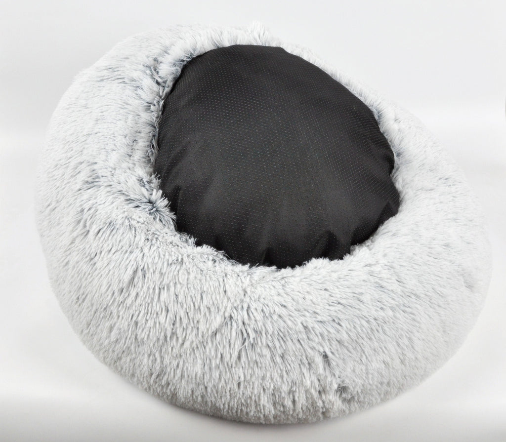 Round plush pet bed, snowflake white two-tone, with black center cushion insert