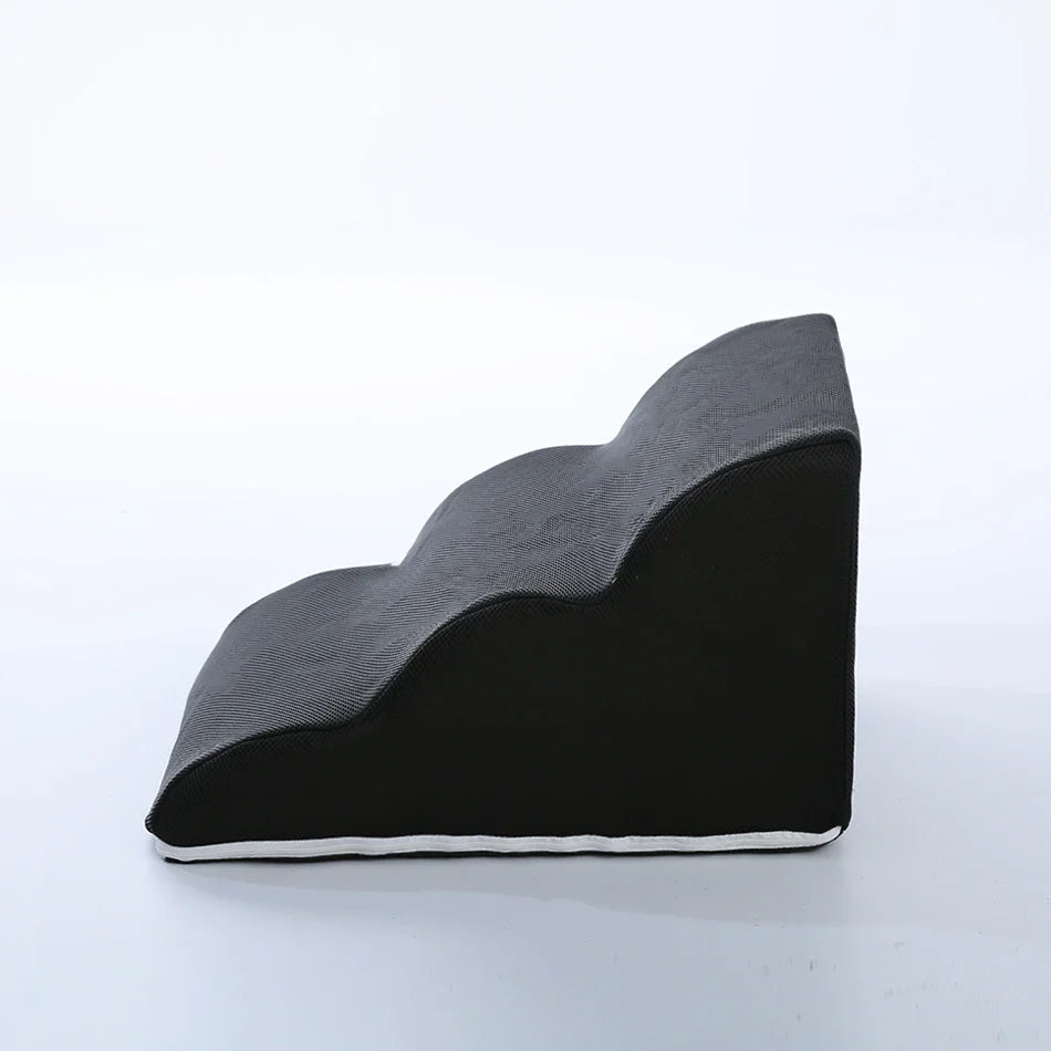 Dark grey pet ramp with curved step tread and non-slip textured top