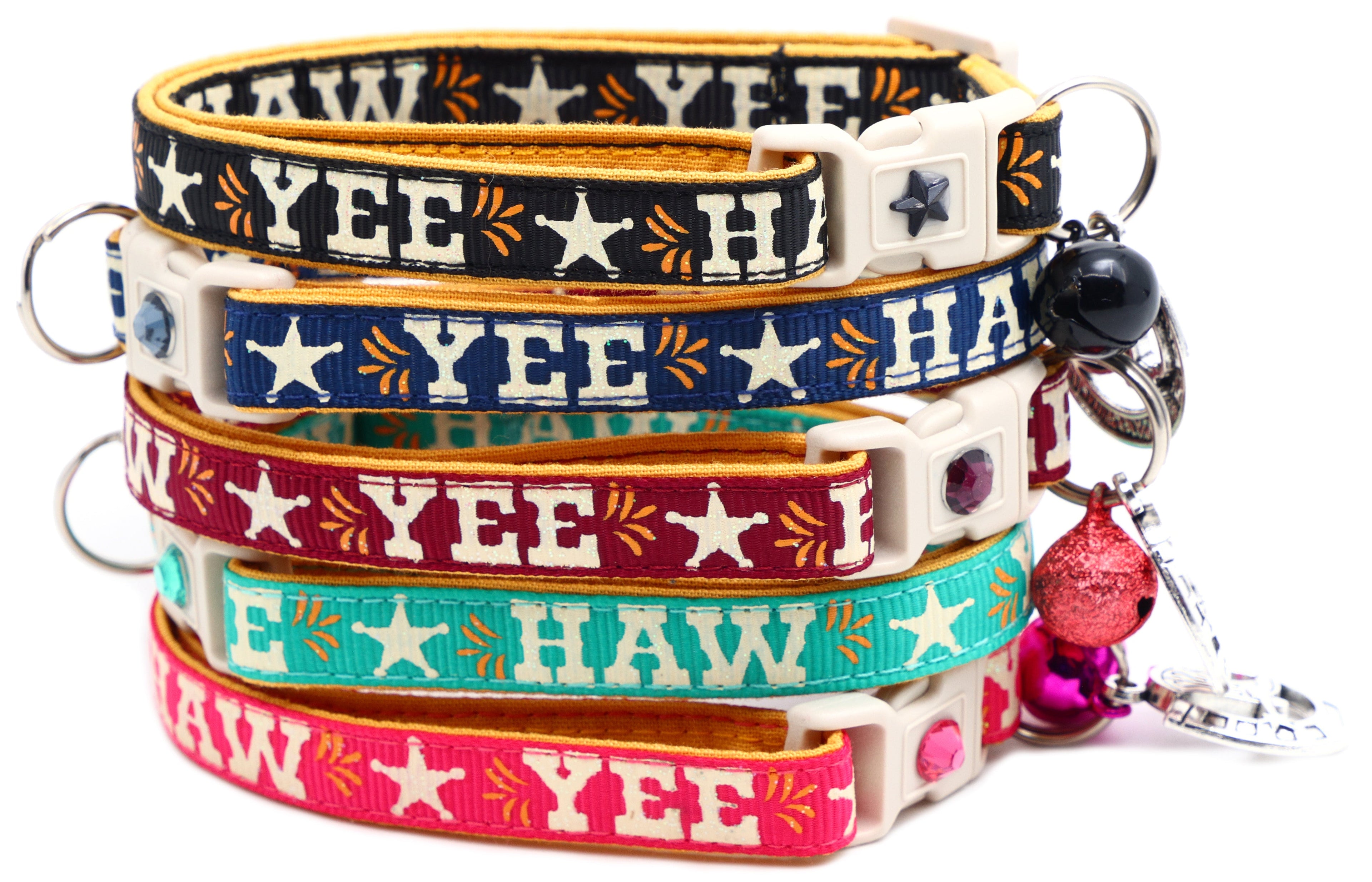 Star-print breakaway dog collar set, white buckle, multicolor straps with charms