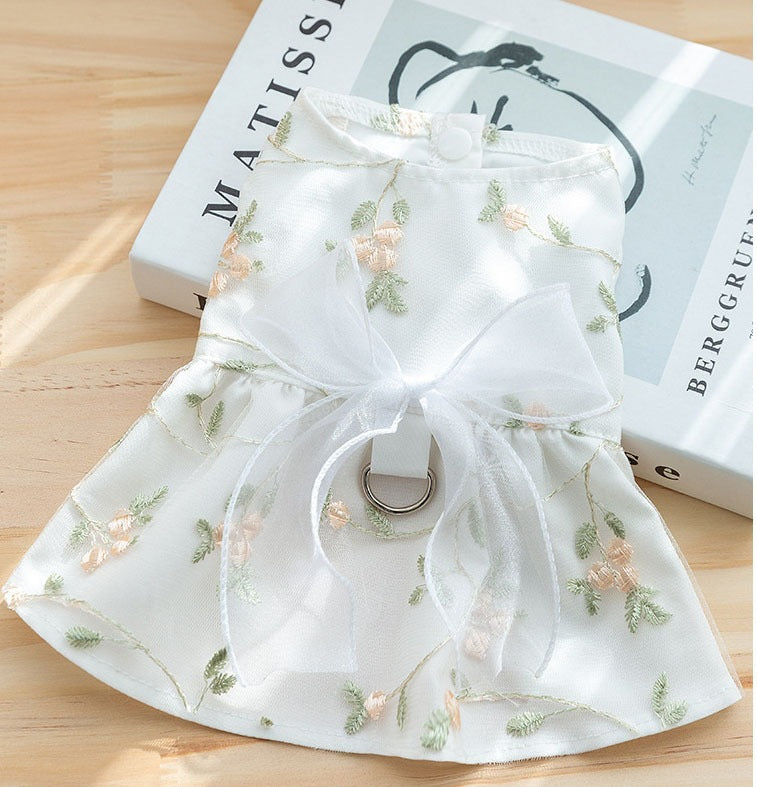 Double-layered princess-style dog skirt, white floral embroidery, bow tie and D-ring strap
