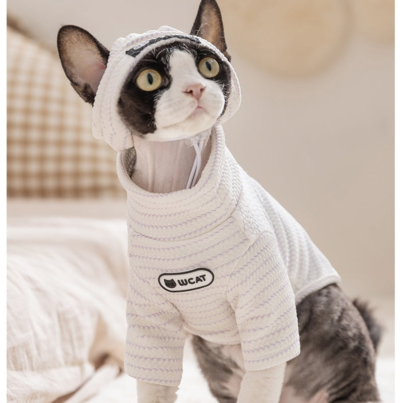 Pet two-legged base shirt in white knit, hooded with small U C A T patch