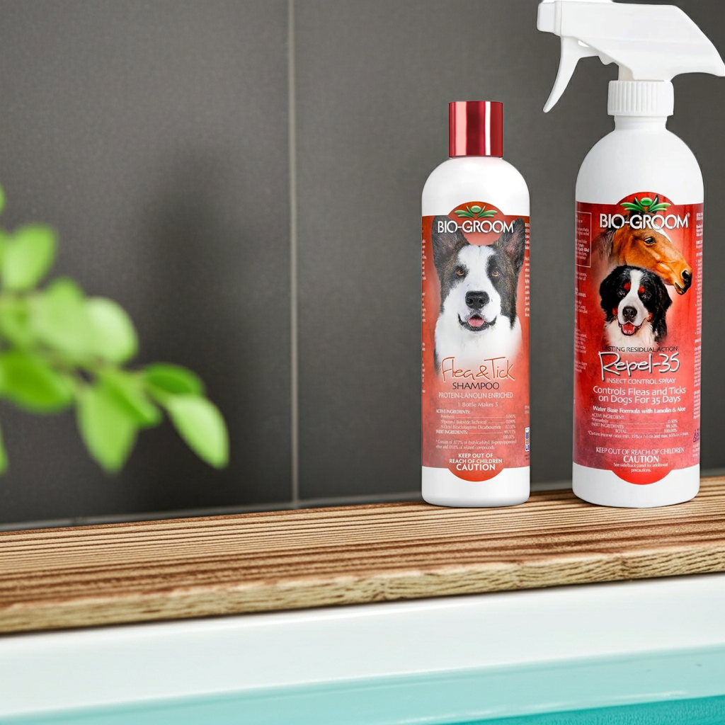 Bio-Groom dog shampoo bottles with spray nozzles, red and white, 2-pack.
